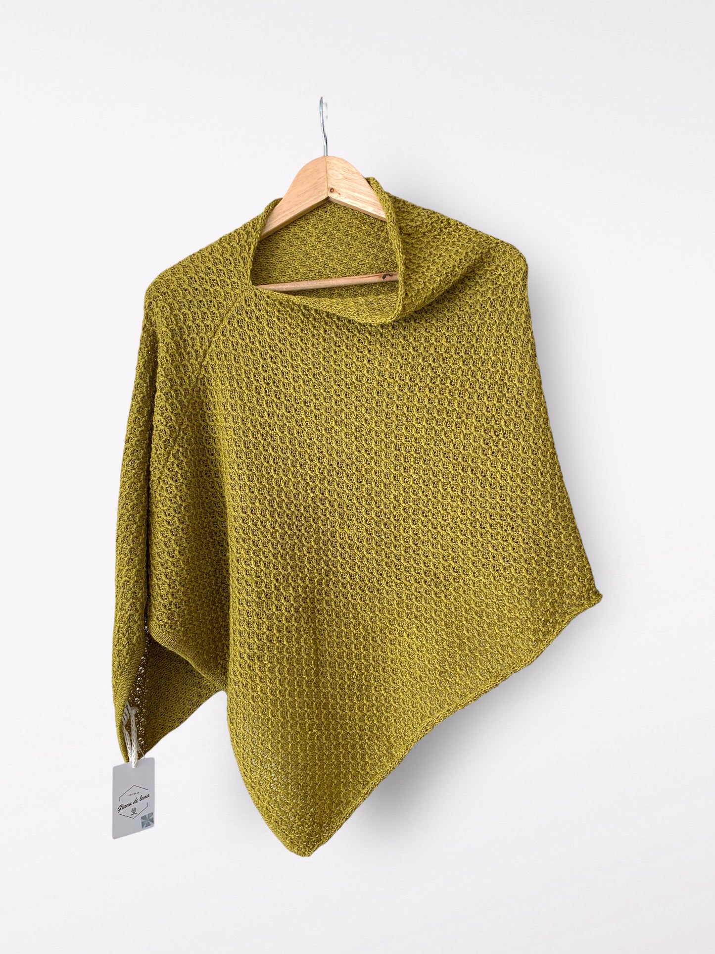 Poncho Nimbus