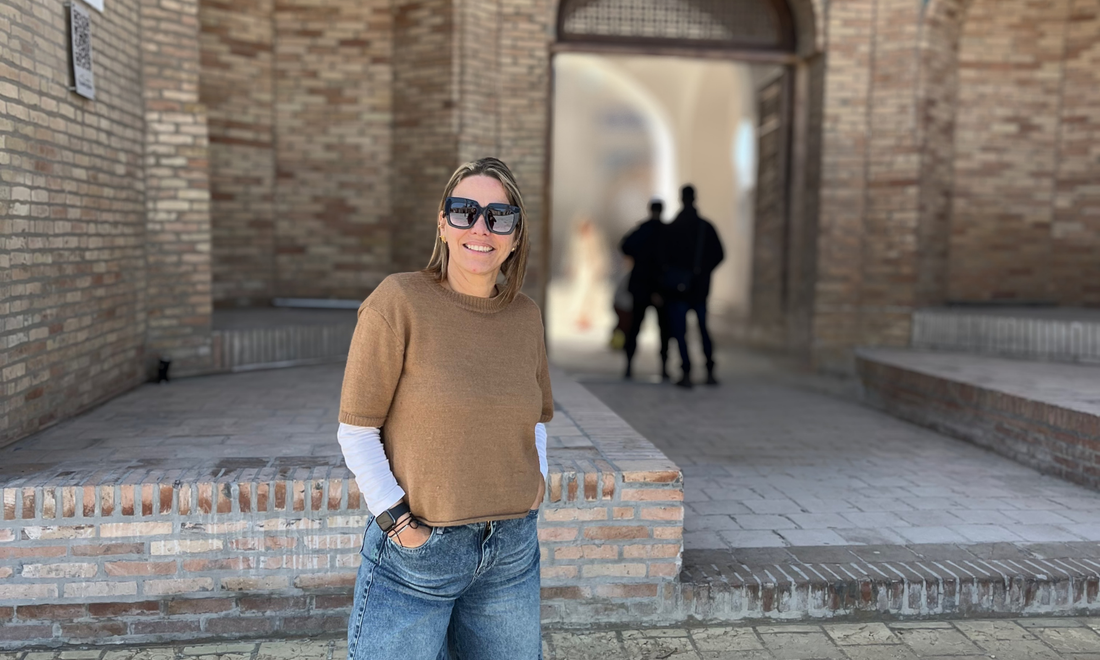 Look con tejido de baby alpaca y prendas neutras pensado para acompañar distintas estaciones